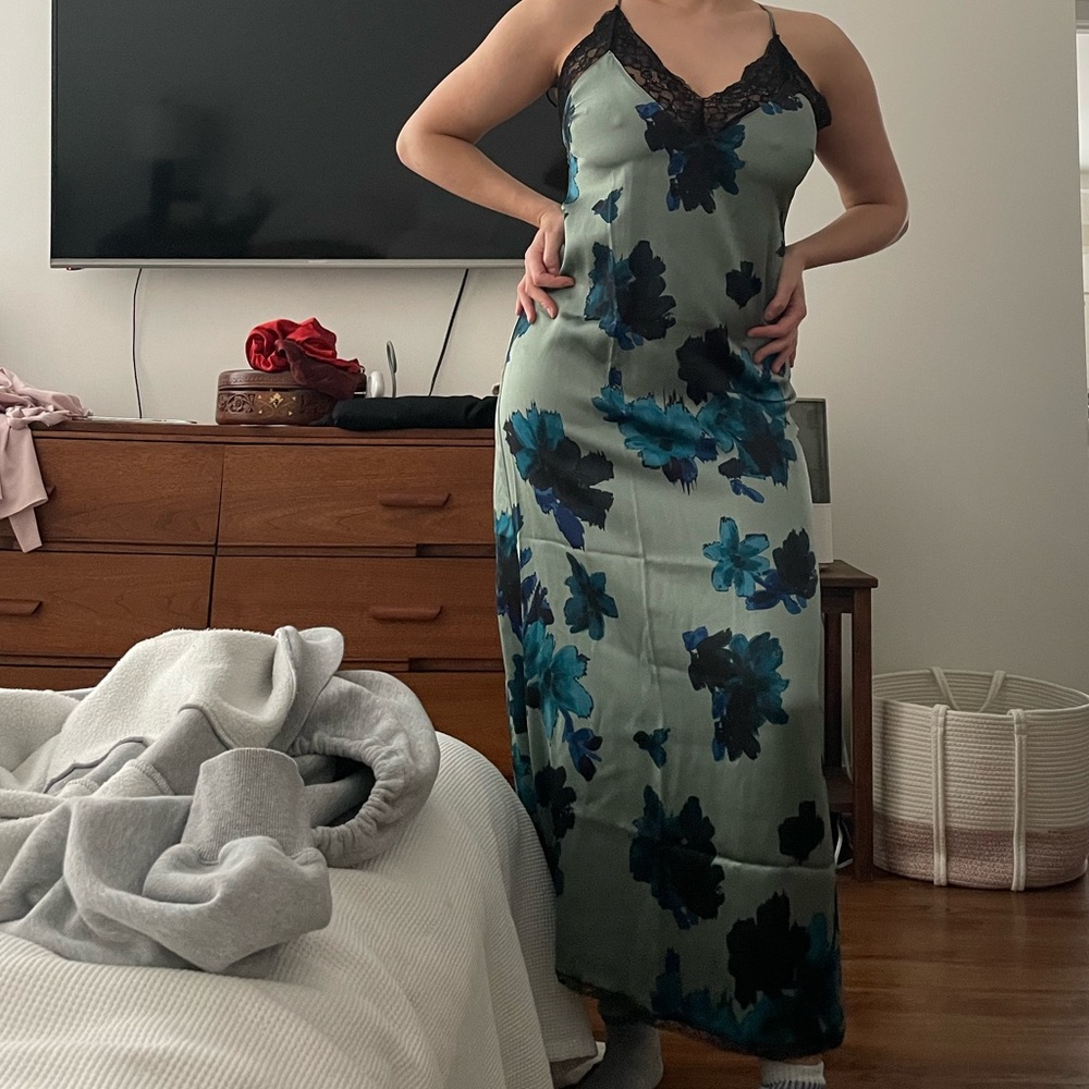 House of Harlow 1960 floral lace dress